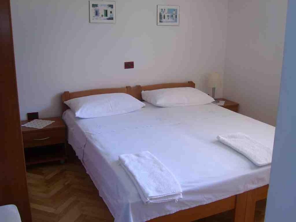 Apartments And Rooms By The Sea Sutivan, Brac - 2943 Extérieur photo