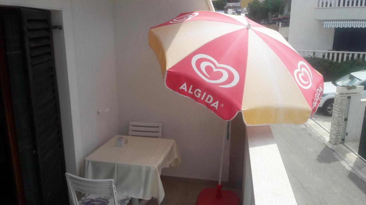 Apartments And Rooms By The Sea Sutivan, Brac - 2943 Extérieur photo